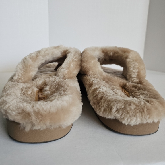 OulKai Kipe'a Heu Slipper Sandal Shearling Never Worn Size 8 Tan Flip Flop - Picture 3 of 10
